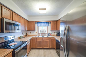 Welcoming Condo in Davenport Central Location!